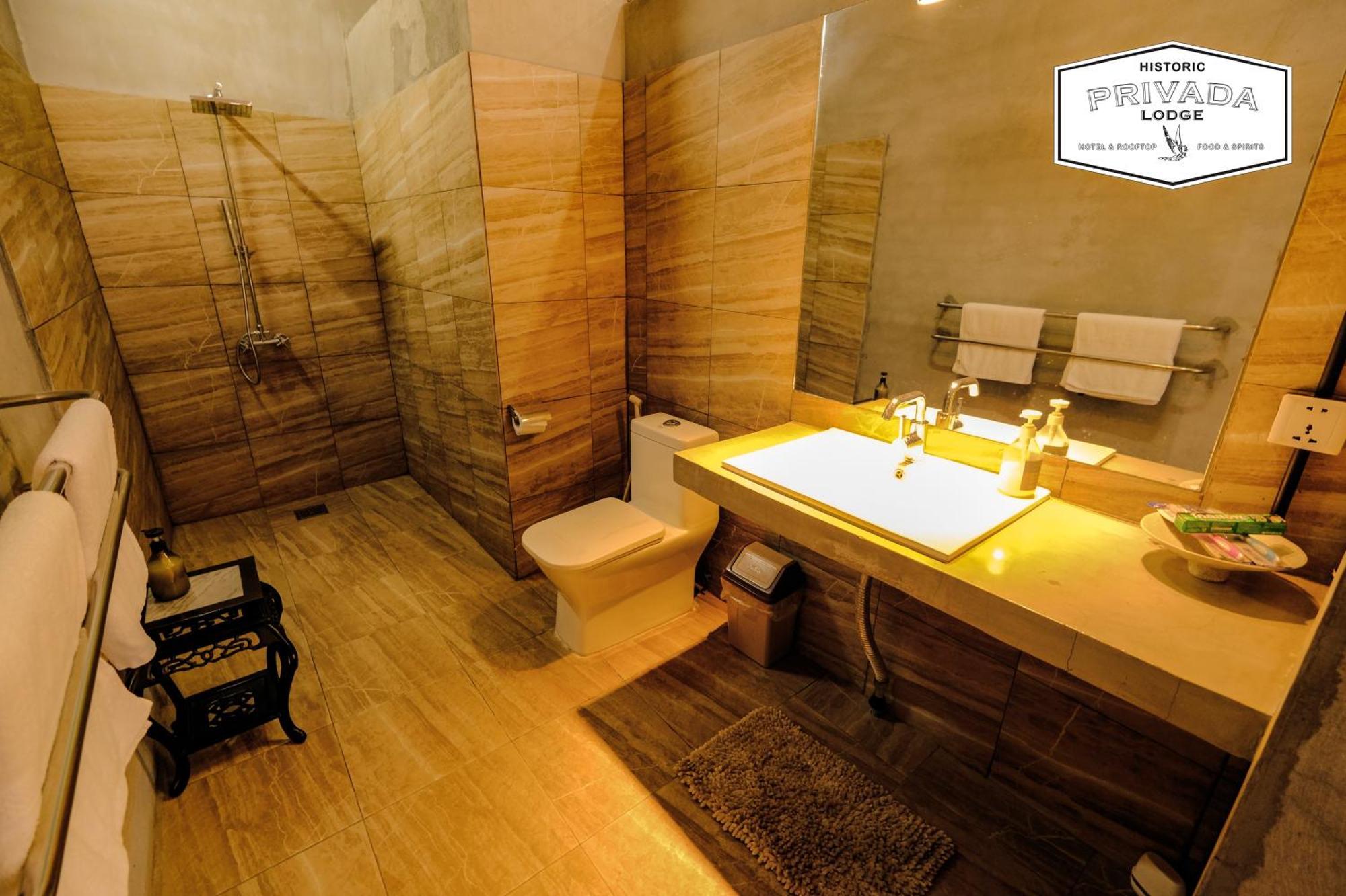 Privada Lodge - Historic Hotel Кратие Екстериор снимка